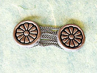 Cloak Clasp Set Traveler's Wheel Pattern