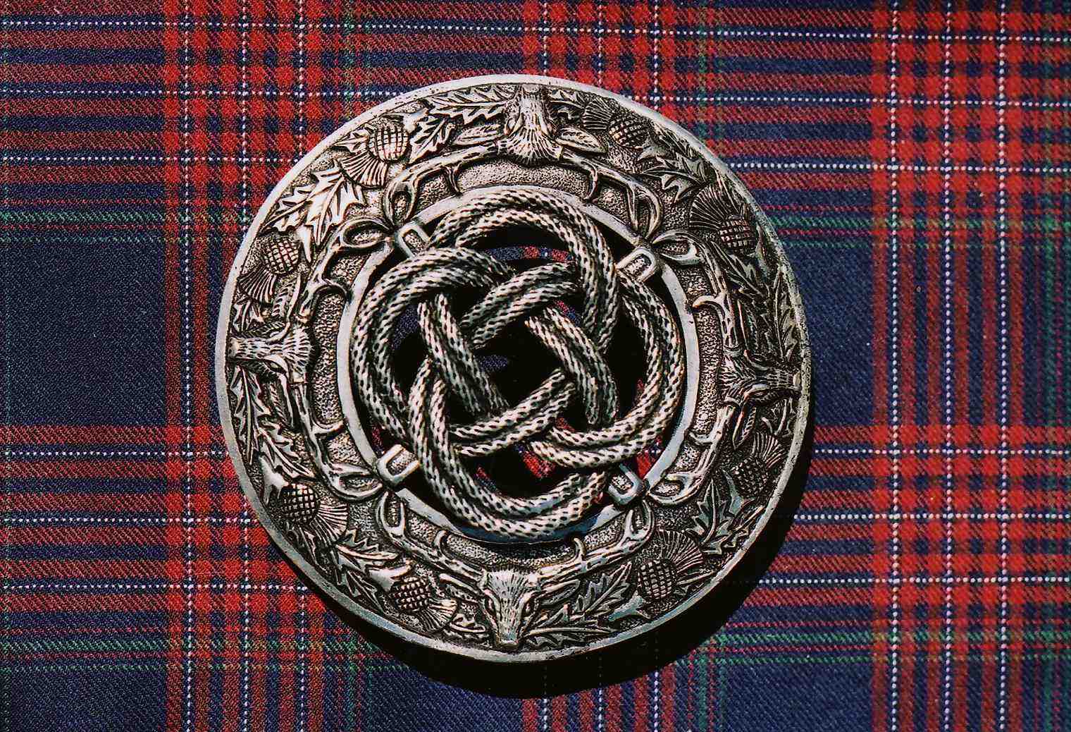kilt brooch pin